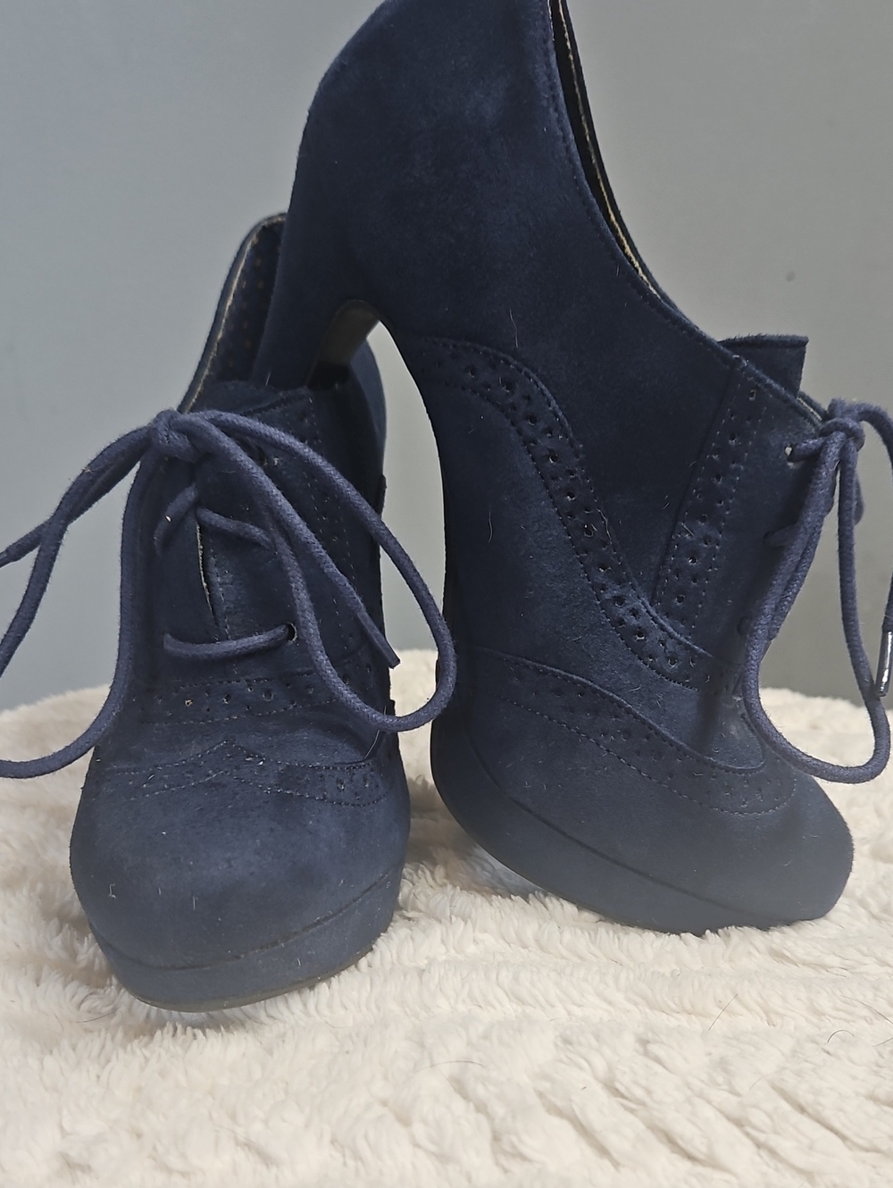 FIONI Clothing Navy Suede Lace-Up Platform Heels
